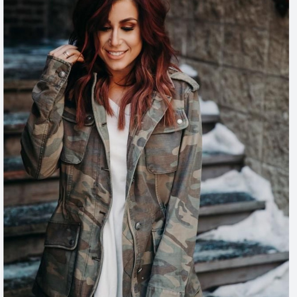Chelsea DeBoer Tan Utility Jacket Classic Style - Picture 8 of 10